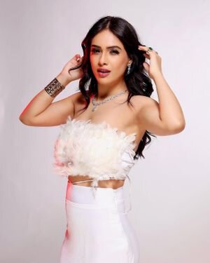 Neha Malik Latest Photoshoot | Picture 1916893