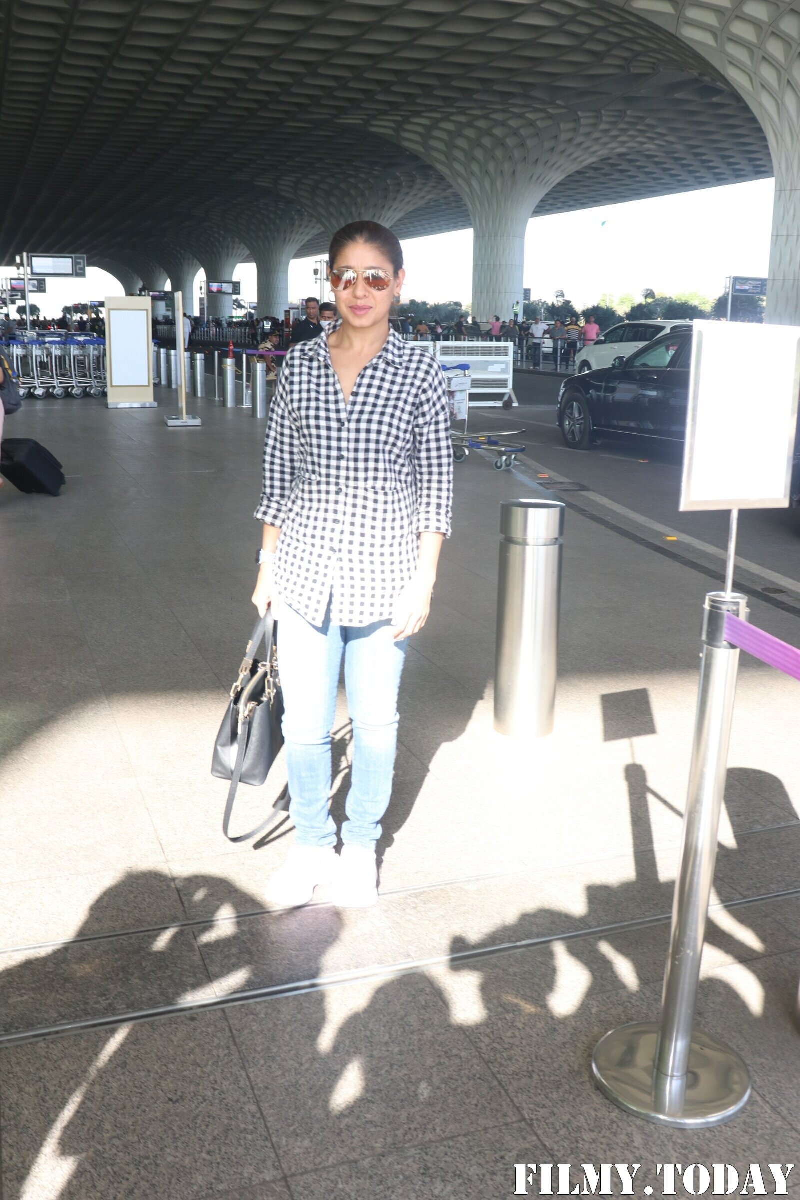Sunidhi Chauhan - Photos: Celebs  Spotted At Airport | Picture 1917944