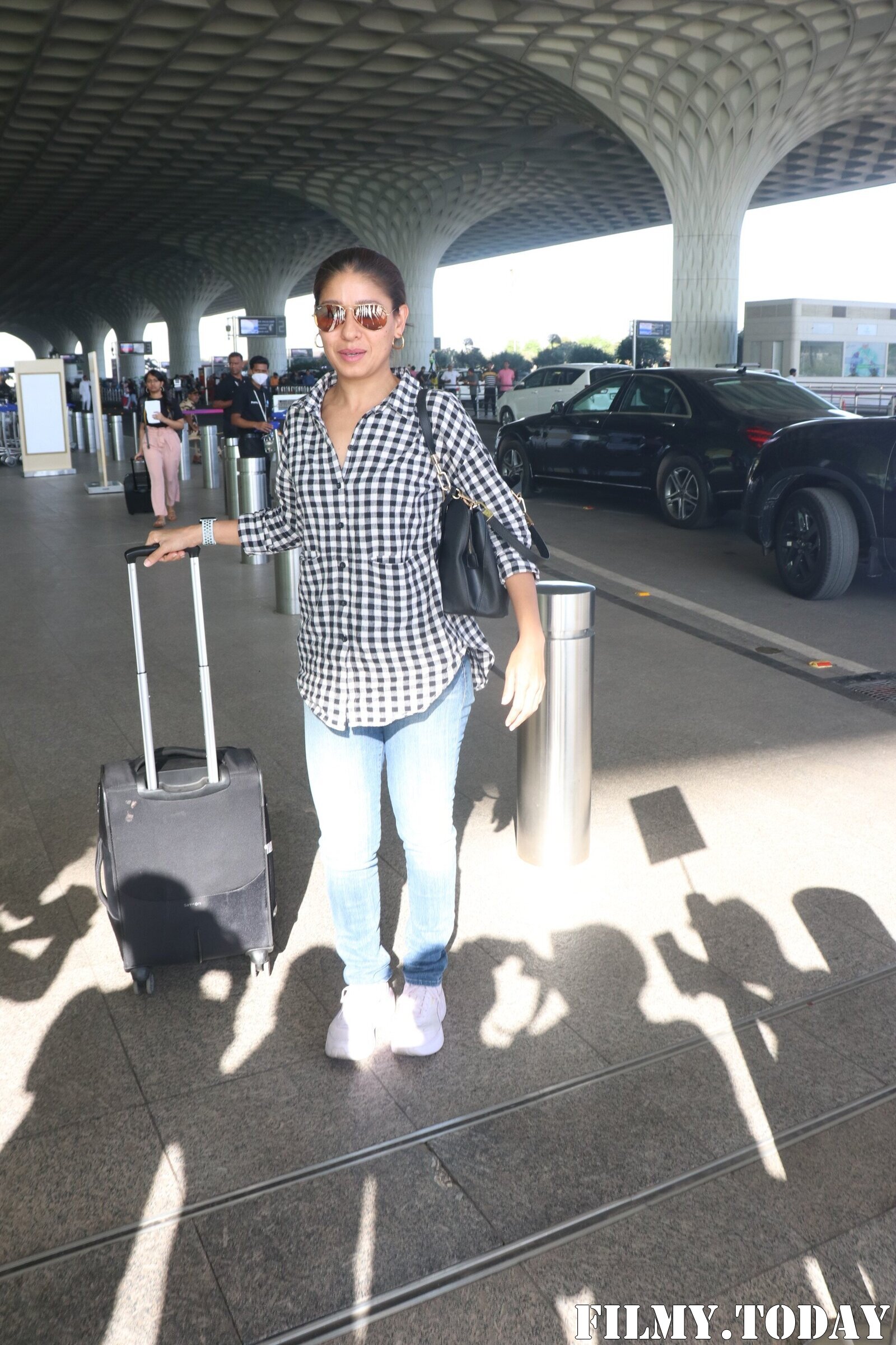 Sunidhi Chauhan - Photos: Celebs  Spotted At Airport | Picture 1917946