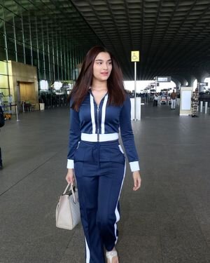 Saiee Manjrekar - Photos: Celebs  Spotted At Airport | Picture 1917955