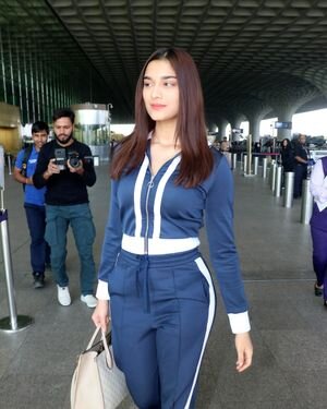 Saiee Manjrekar - Photos: Celebs  Spotted At Airport | Picture 1917957