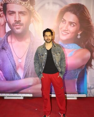 Varun Dhawan - Photos: The Special Screening Of Film Shehzada | Picture 1917846