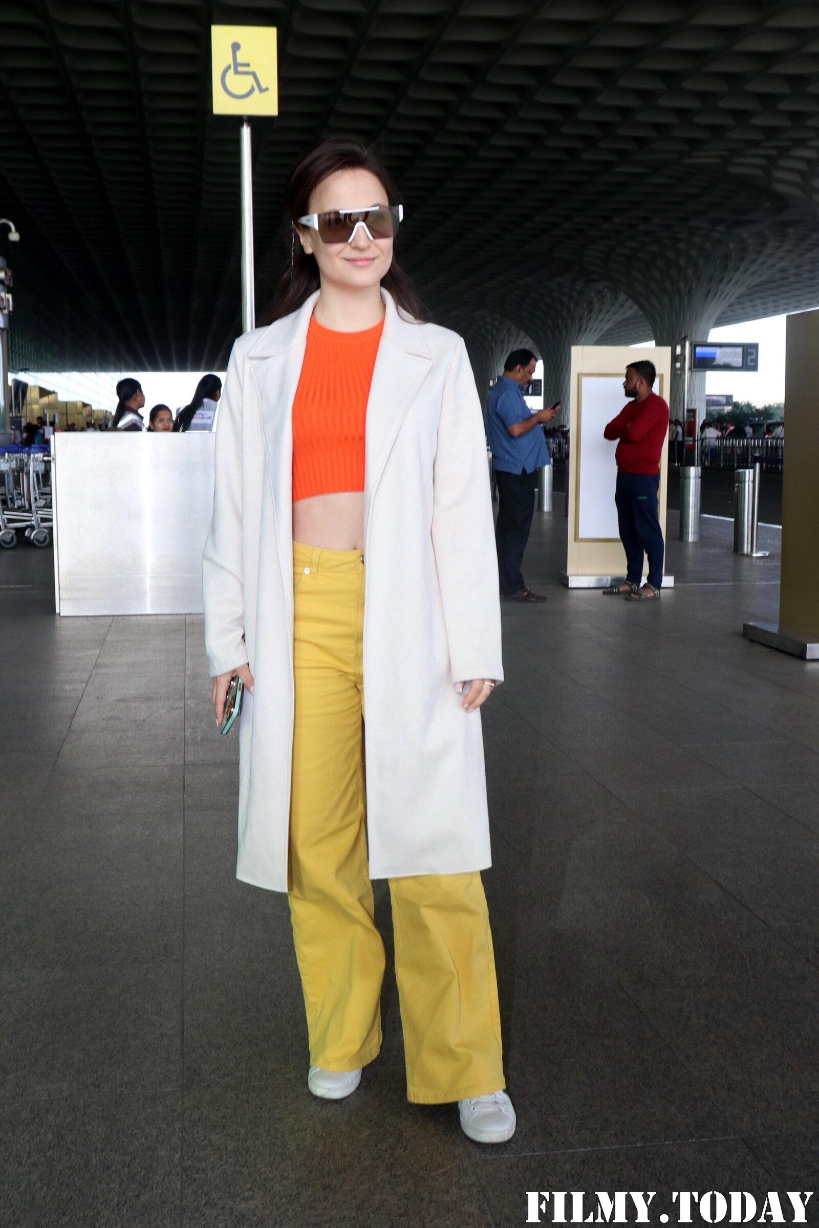 Elli Avram - Photos: Celebs  Spotted At Airport | Picture 1920941