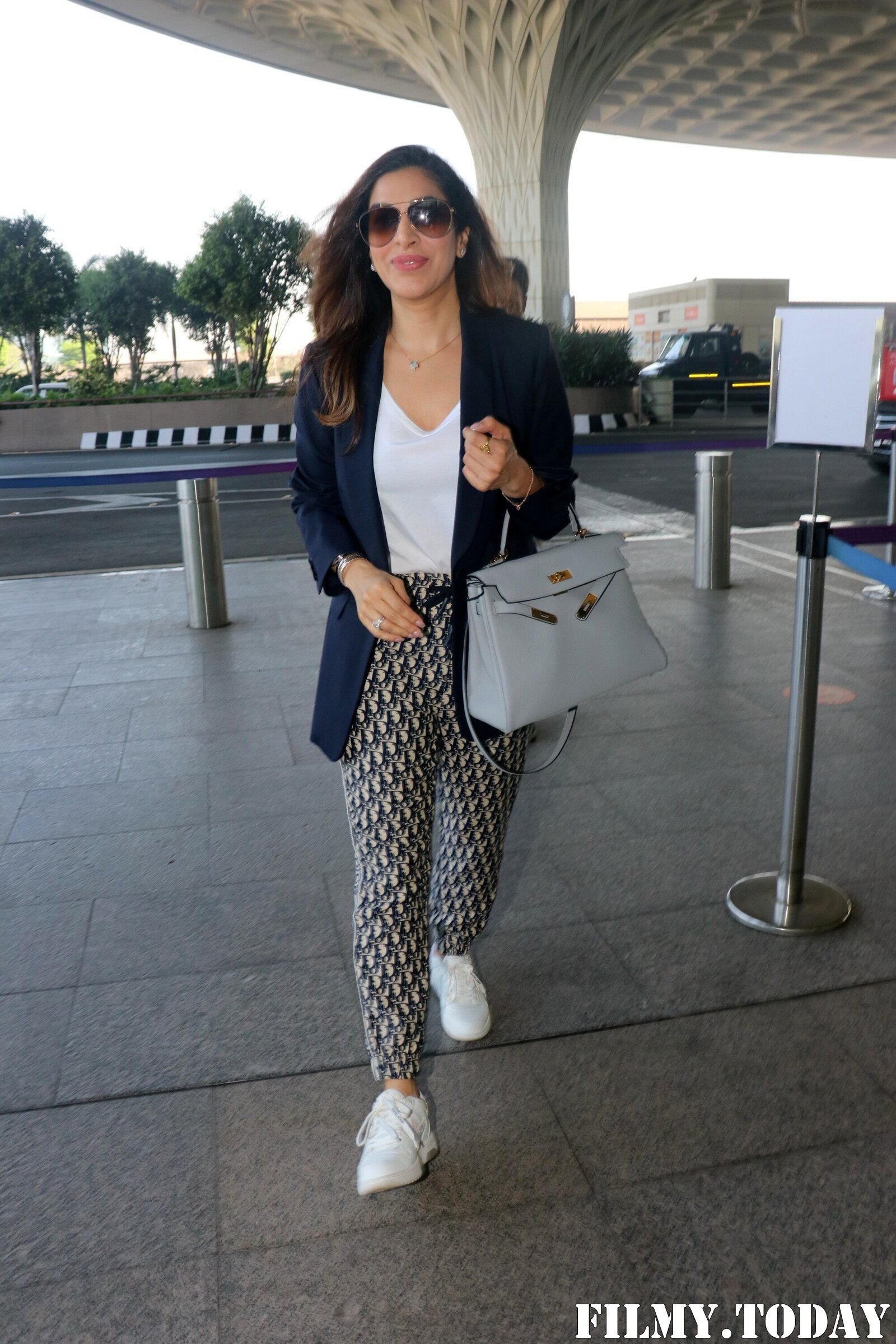 Sophie Choudry - Photos: Celebs  Spotted At Airport | Picture 1921111