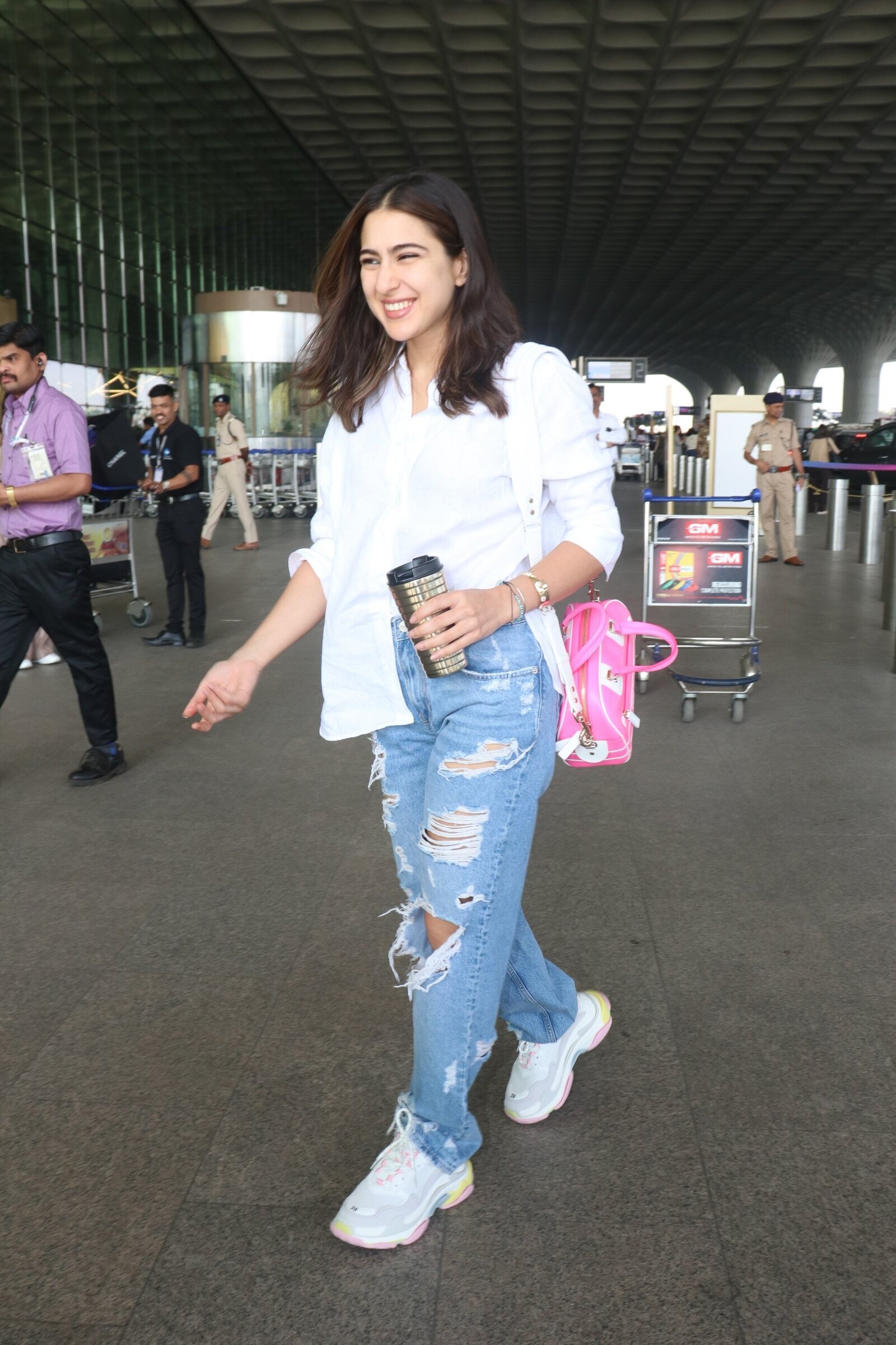 Sara Ali Khan - Photos: Celebs  Spotted At Airport | Picture 1921890