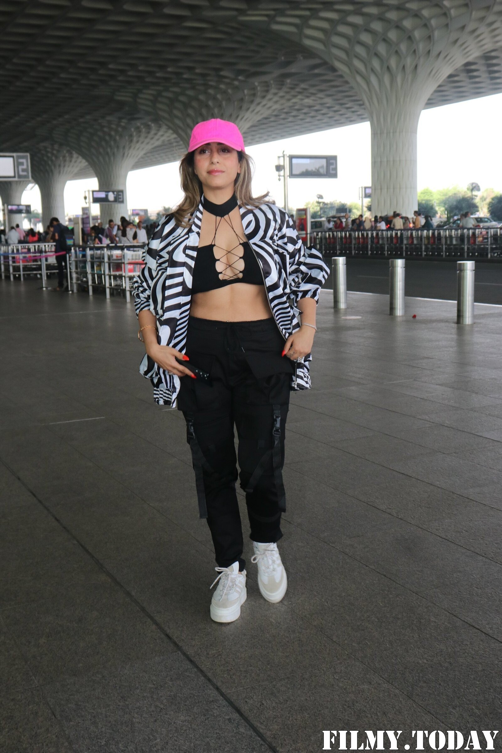 Neha Bhasin - Photos: Celebs  Spotted At Airport | Picture 1922168