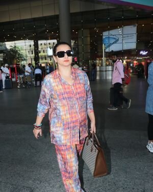 Vidya Balan - Photos: Celebs  Spotted At Airport | Picture 1922209