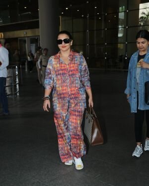 Vidya Balan - Photos: Celebs  Spotted At Airport | Picture 1922205