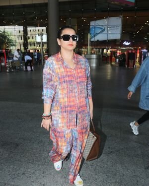 Vidya Balan - Photos: Celebs  Spotted At Airport | Picture 1922210