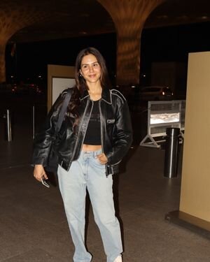 Sonam Bajwa - Photos: Celebs  Spotted At Airport | Picture 1923442