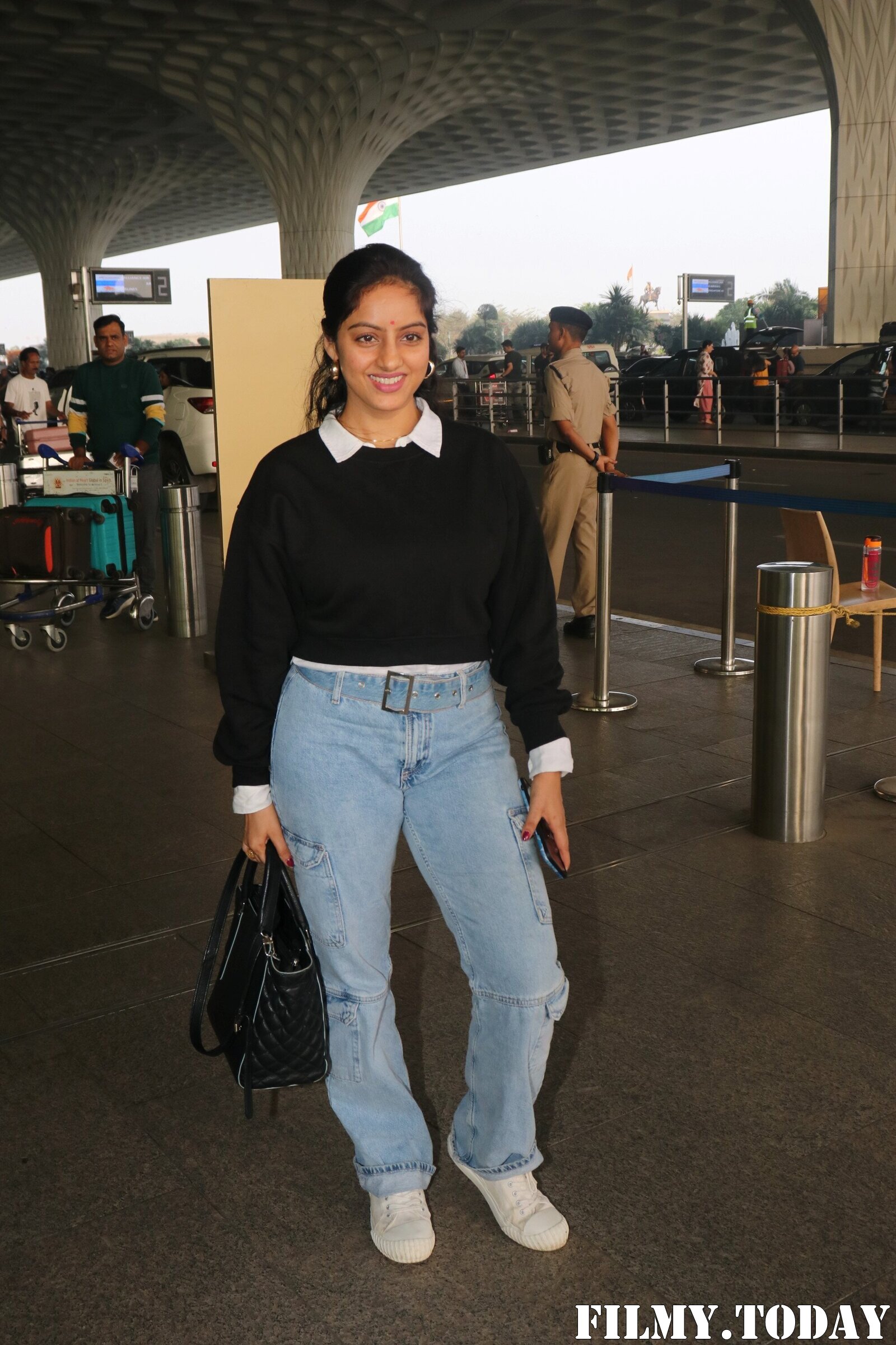 Deepika Singh - Photos: Celebs  Spotted At Airport | Picture 1906253