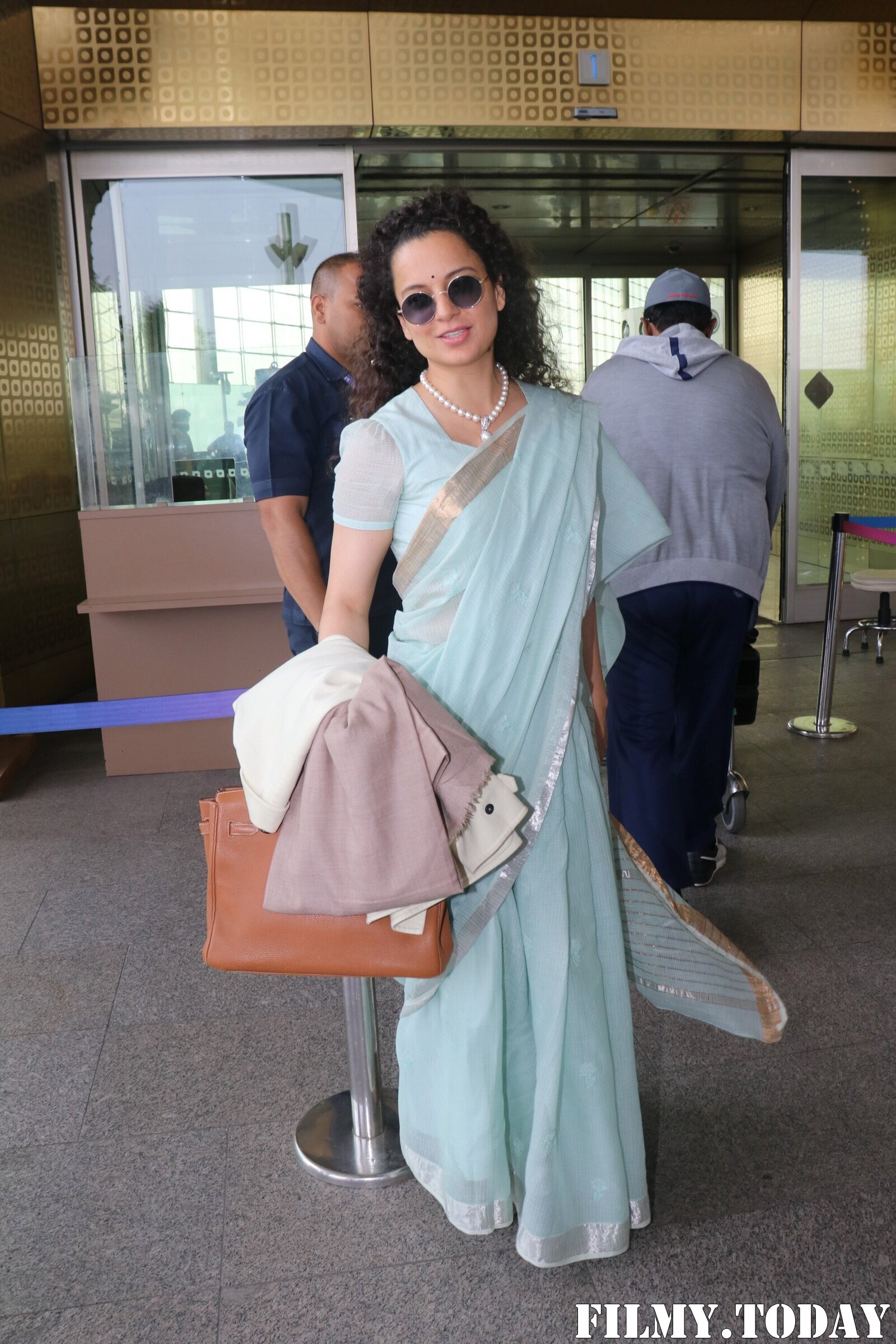 Kangana Ranaut - Photos: Celebs  Spotted At Airport | Picture 1906190