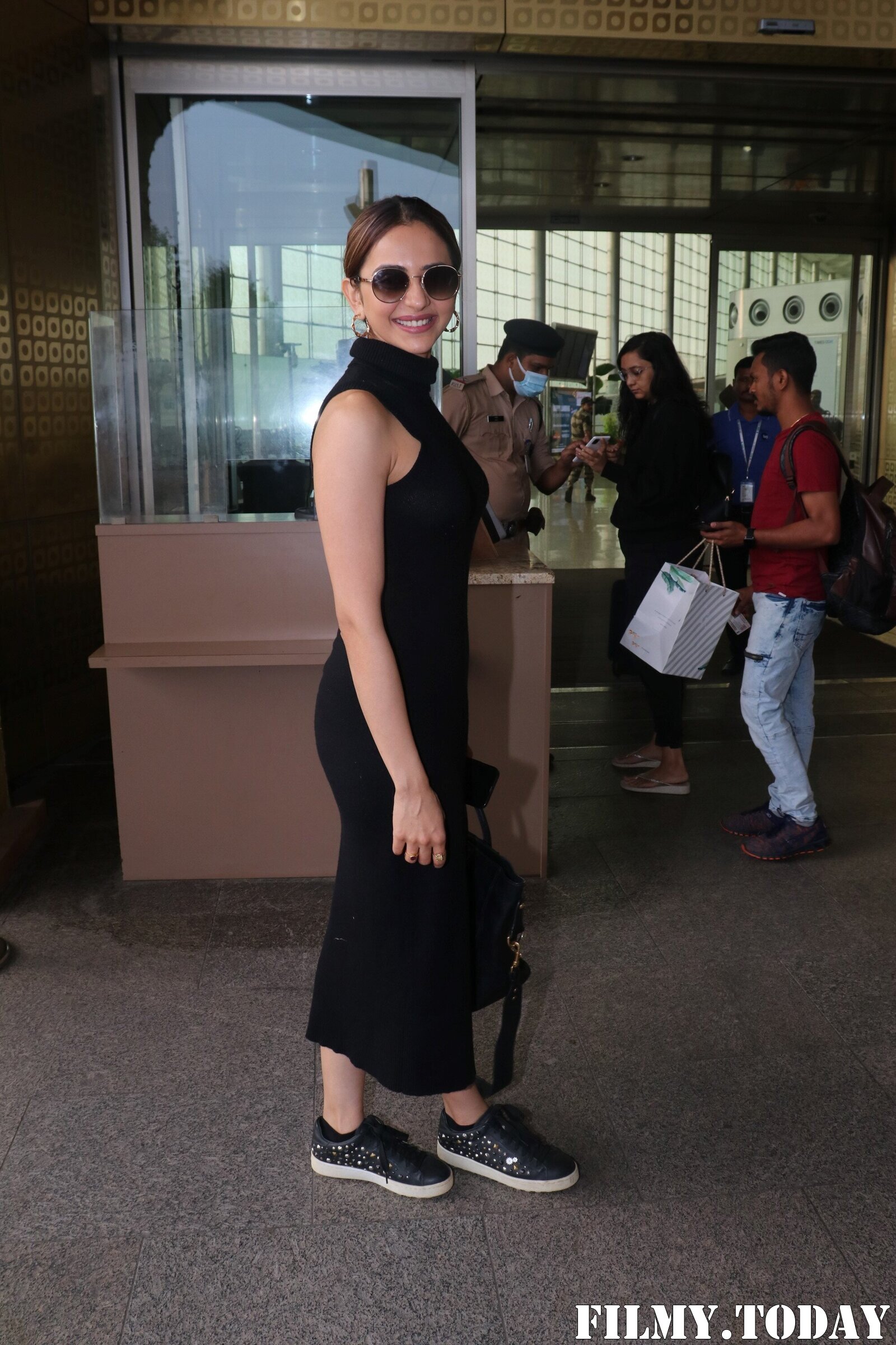 Rakul Preet Singh - Photos: Celebs  Spotted At Airport | Picture 1906249