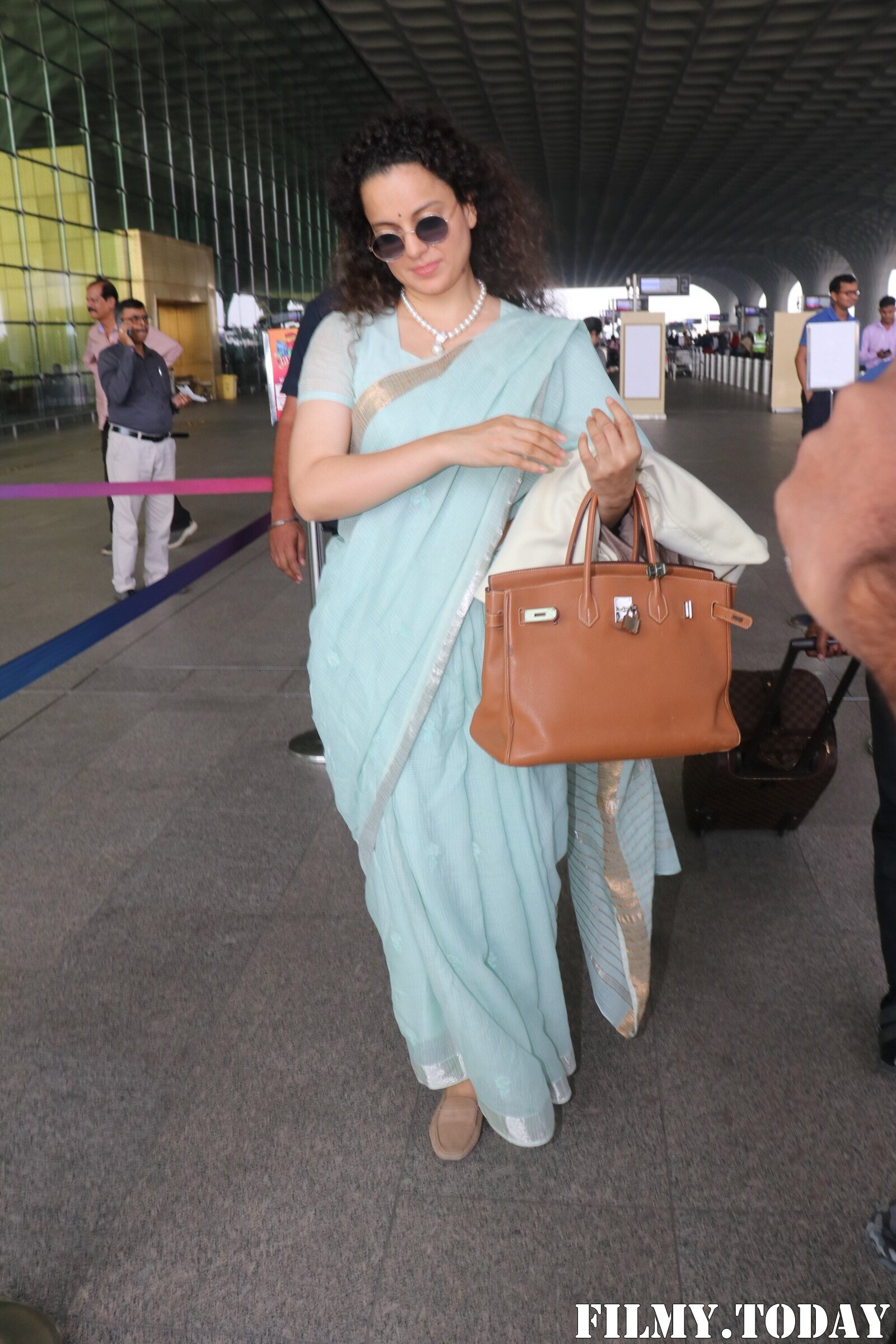 Kangana Ranaut - Photos: Celebs  Spotted At Airport | Picture 1906186