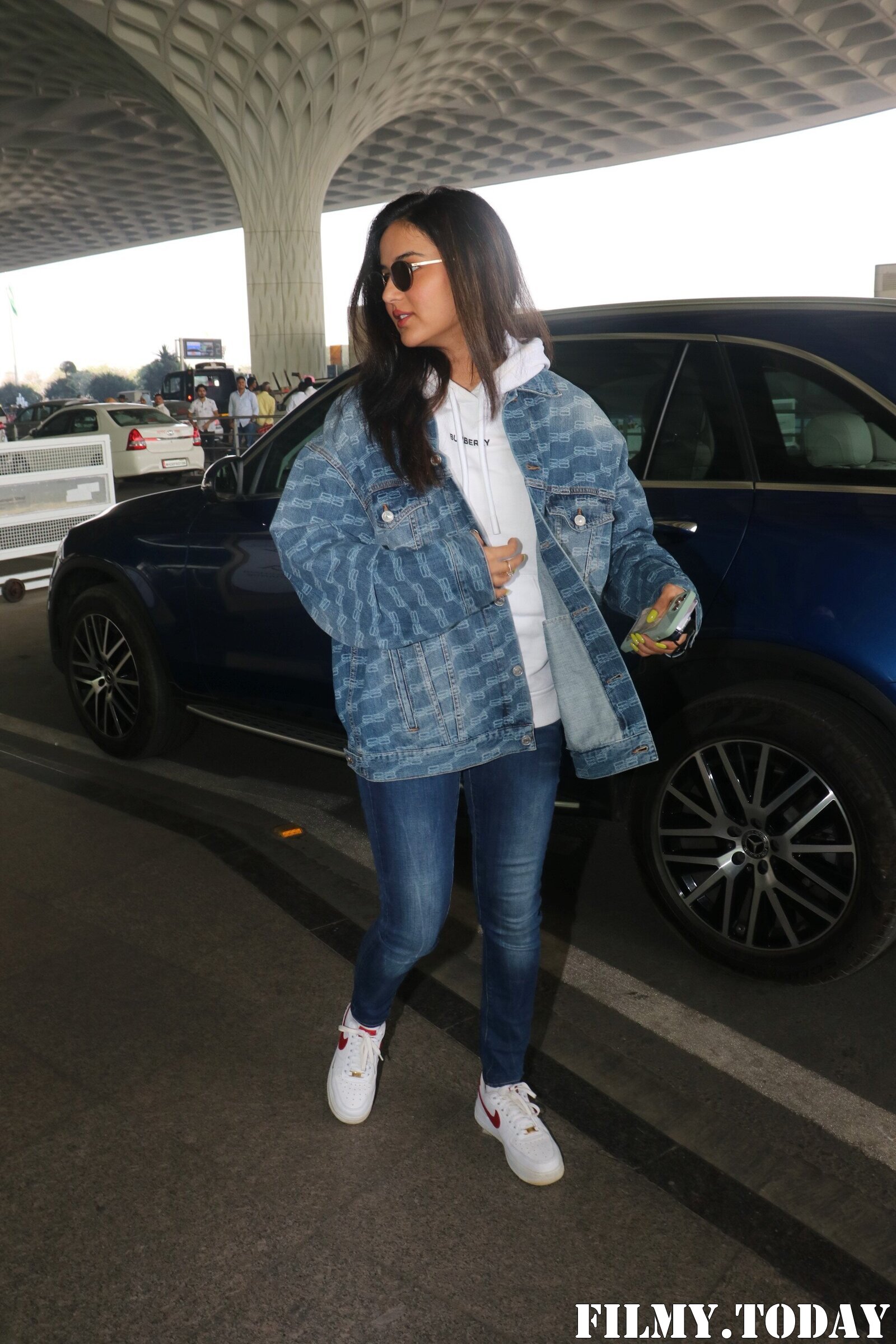 Jasmin Bhasin - Photos: Celebs  Spotted At Airport | Picture 1906202