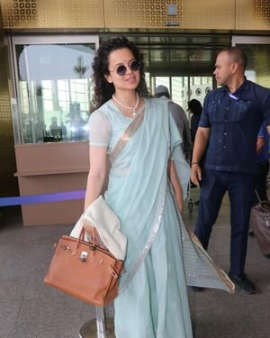 Kangana Ranaut - Photos: Celebs  Spotted At Airport | Picture 1906189