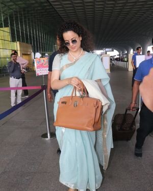 Kangana Ranaut - Photos: Celebs  Spotted At Airport | Picture 1906185