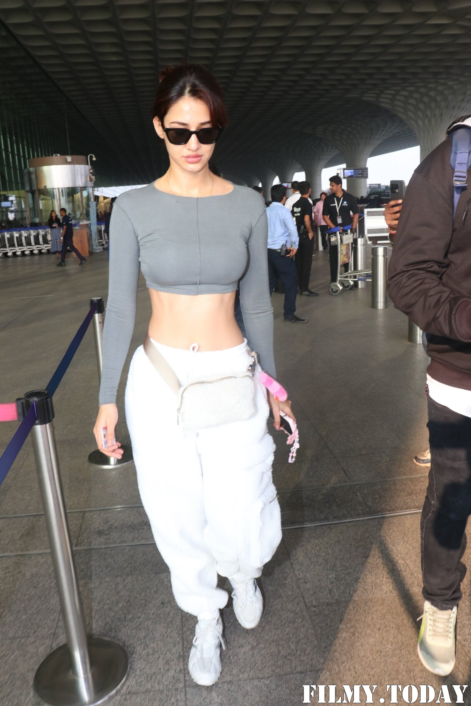 Disha Patani - Photos: Celebs Spotted At Airport | Picture 1909166