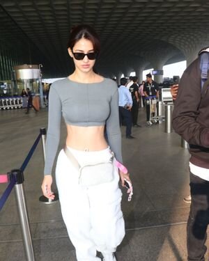 Disha Patani - Photos: Celebs Spotted At Airport | Picture 1909166