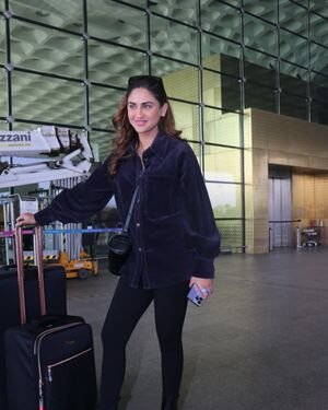 Krystle D'Souza - Photos: Celebs  Spotted At Airport