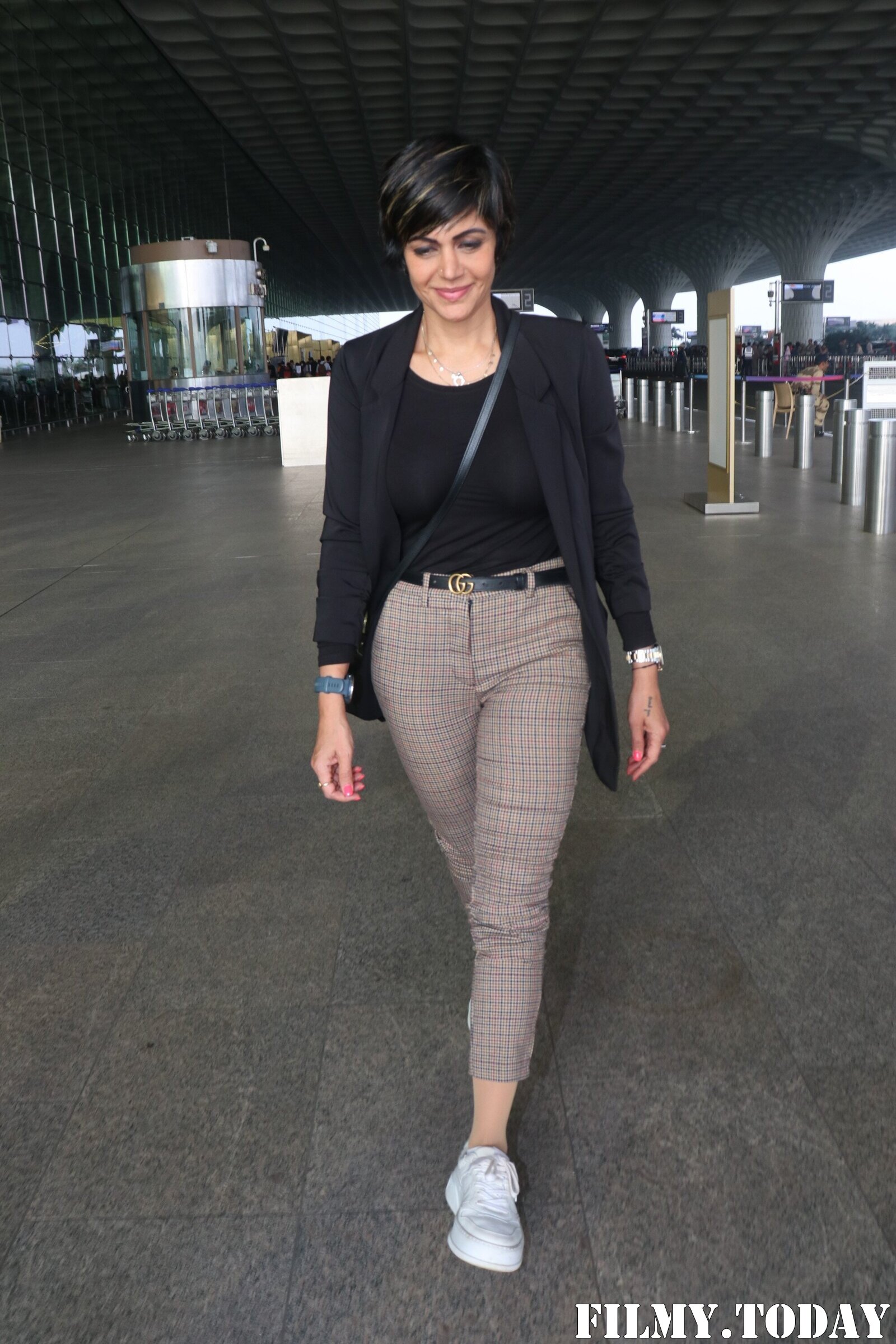 Mandira Bedi - Photos: Celebs  Spotted At Airport | Picture 1910115