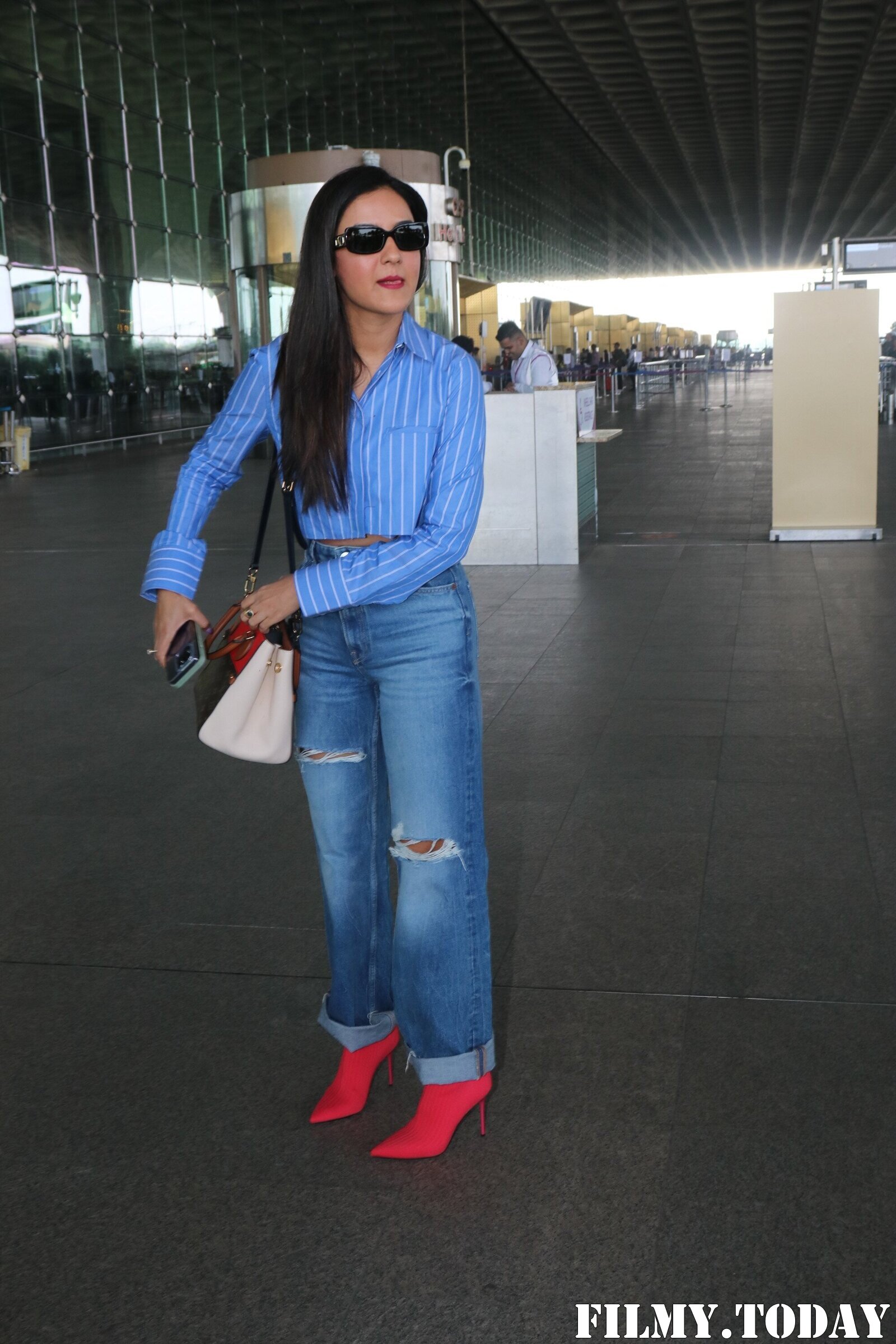 Jasmin Bhasin - Photos: Celebs  Spotted At Airport | Picture 1910944