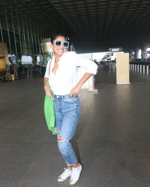 Kubbra Sait - Photos: Celebs  Spotted At Airport | Picture 1912791