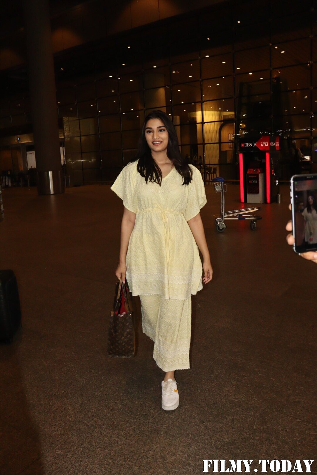 Saiee Manjrekar - Photos: Celebs  Spotted At Airport | Picture 1924351
