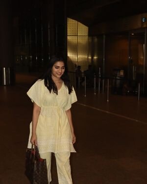 Saiee Manjrekar - Photos: Celebs  Spotted At Airport | Picture 1924350