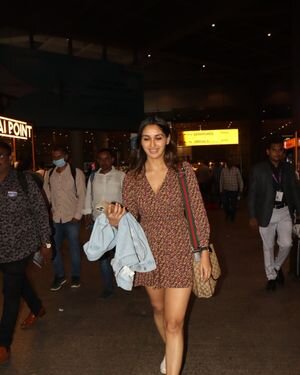 Nikita Dutta - Photos: Celebs  Spotted At Airport | Picture 1924348