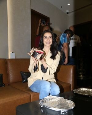 Photos: Shraddha Kapoor Celebrates Her Birthday With Paps At T-Series | Picture 1924336