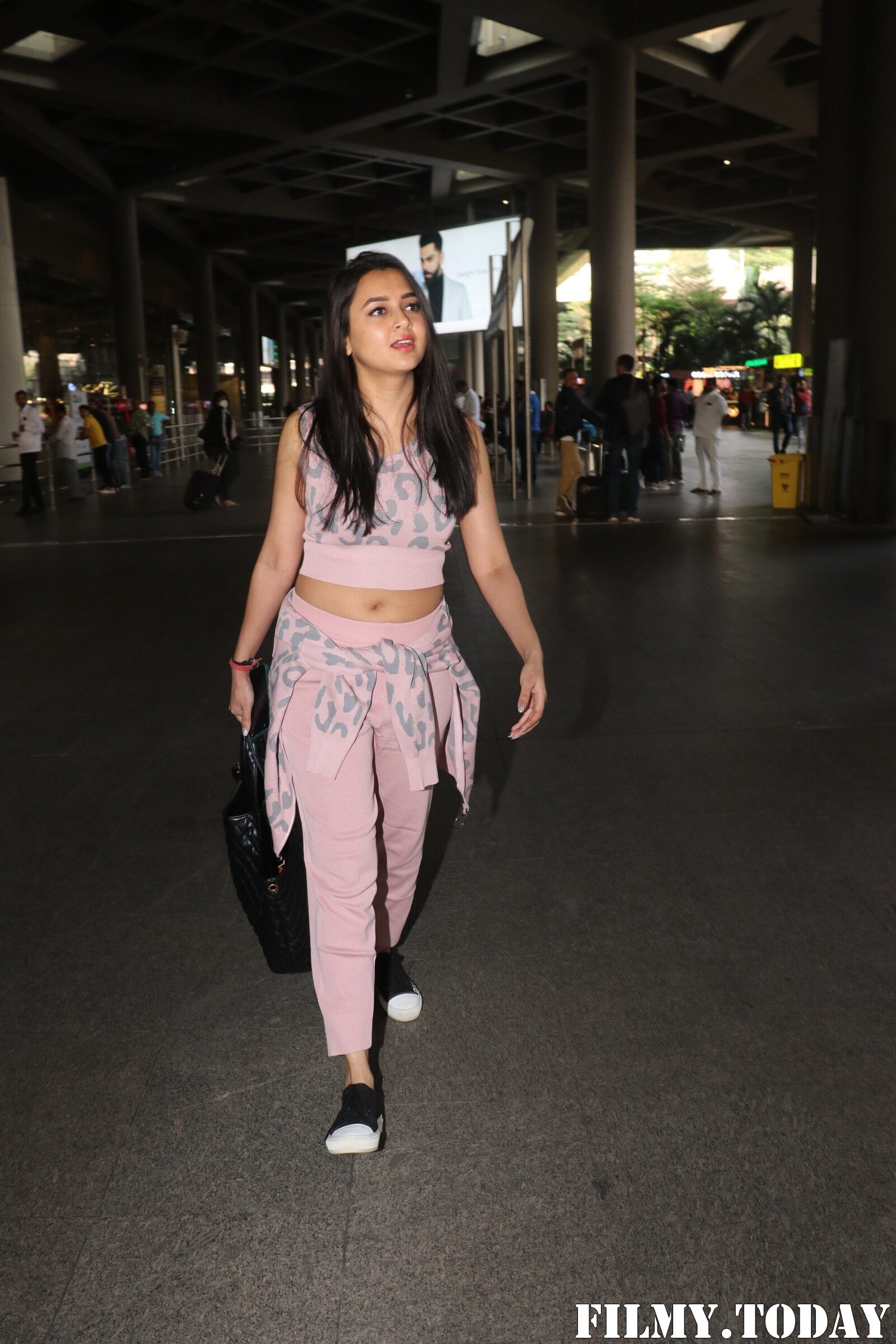 Tejasswi Prakash - Photos: Celebs  Spotted At Airport | Picture 1925982