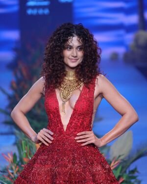 Taapsee Pannu - Photos: Lakme Fashion Week 2023 Day 3 | Picture 1926698