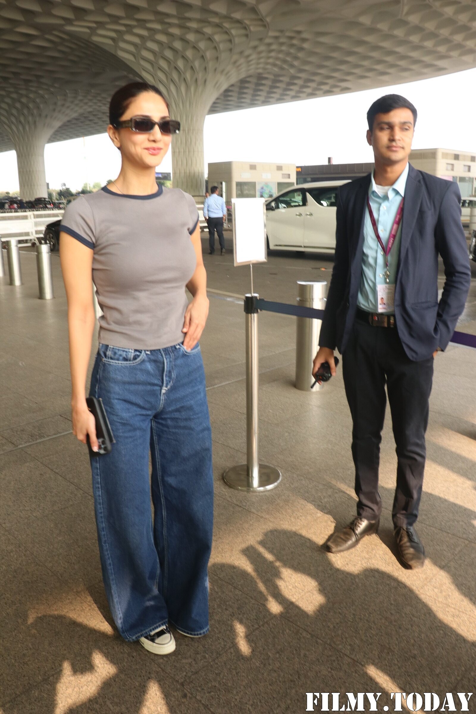 Vaani Kapoor - Photos: Celebs  Spotted At Airport | Picture 1928005