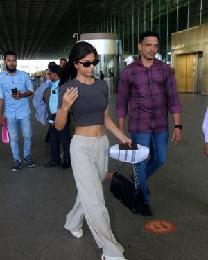 Suhana Khan - Photos: Celebs  Spotted At Airport | Picture 1929405