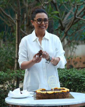 Photos: Rani Mukerji Celebrating Her Birthday With Media