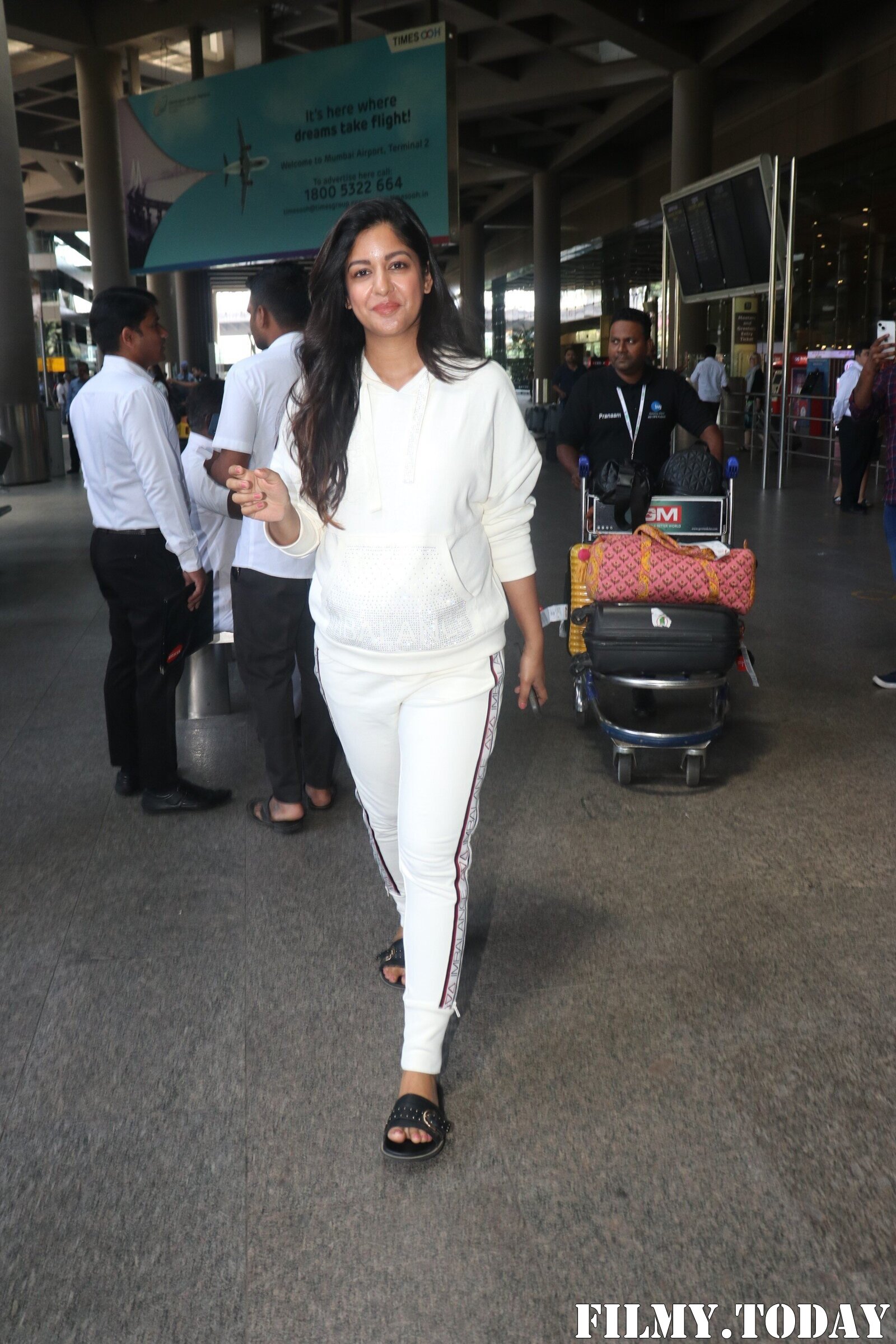 Ishita Dutta - Photos: Celebs  Spotted At Airport | Picture 1930568