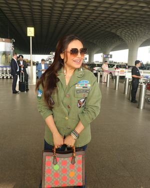 Rani Mukerji - Photos: Celebs  Spotted At Airport