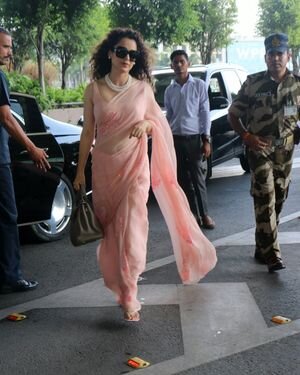 Kangana Ranaut - Photos: Celebs  Spotted At Airport | Picture 1931176