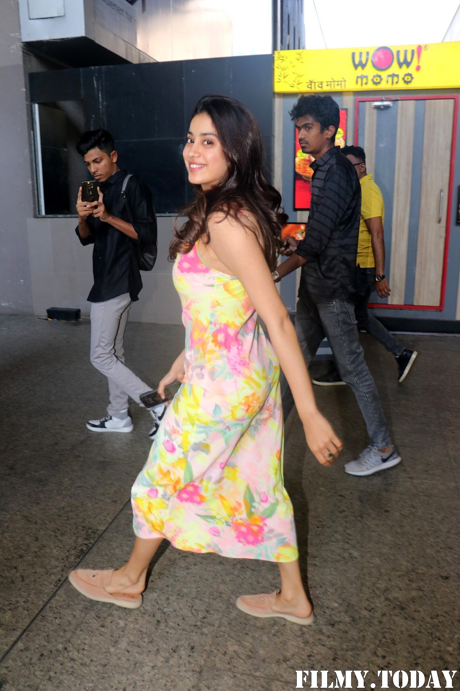 Janhvi Kapoor - Photos: Celebs  Spotted At Airport | Picture 1932068