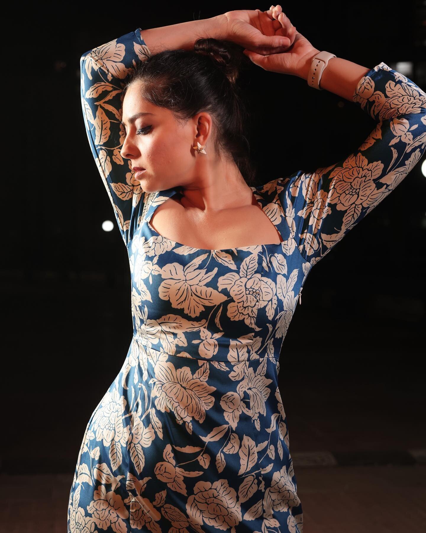 Sonalee Kulkarni Latest Photos | Picture 1932471