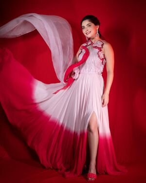 Sonalee Kulkarni Latest Photos | Picture 1932130