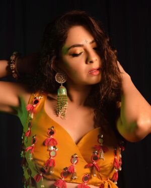 Sonalee Kulkarni Latest Photos | Picture 1932217