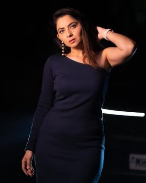 Sonalee Kulkarni Latest Photos | Picture 1932416