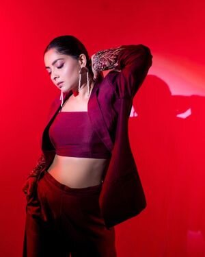 Sonalee Kulkarni Latest Photos | Picture 1932188