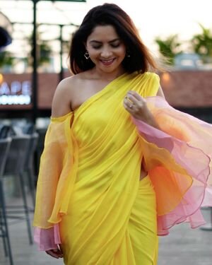 Sonalee Kulkarni Latest Photos | Picture 1932318