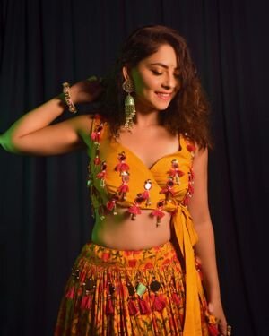 Sonalee Kulkarni Latest Photos | Picture 1932221