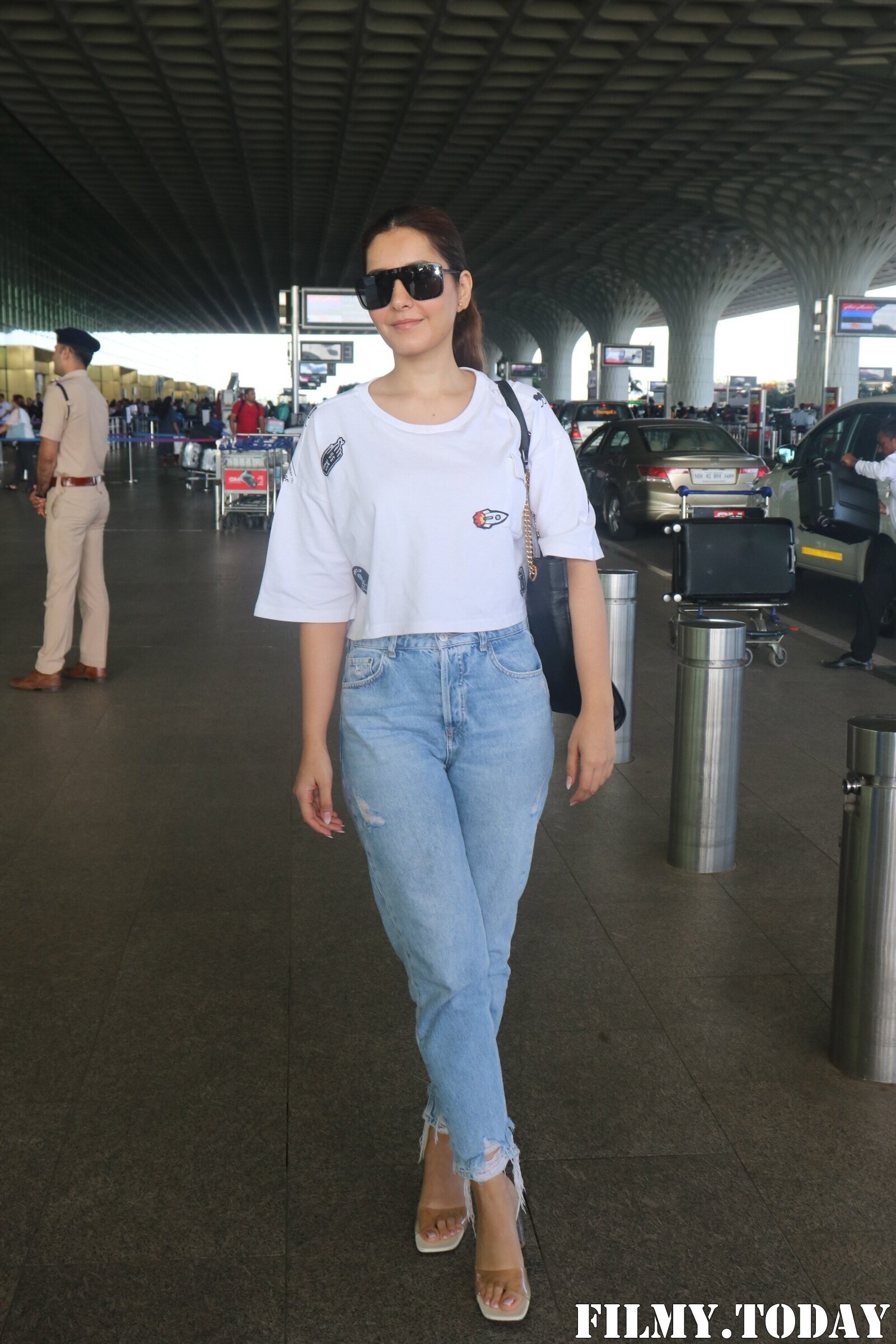 Raashi Khanna - Photos: Celebs  Spotted At Airport | Picture 1932671
