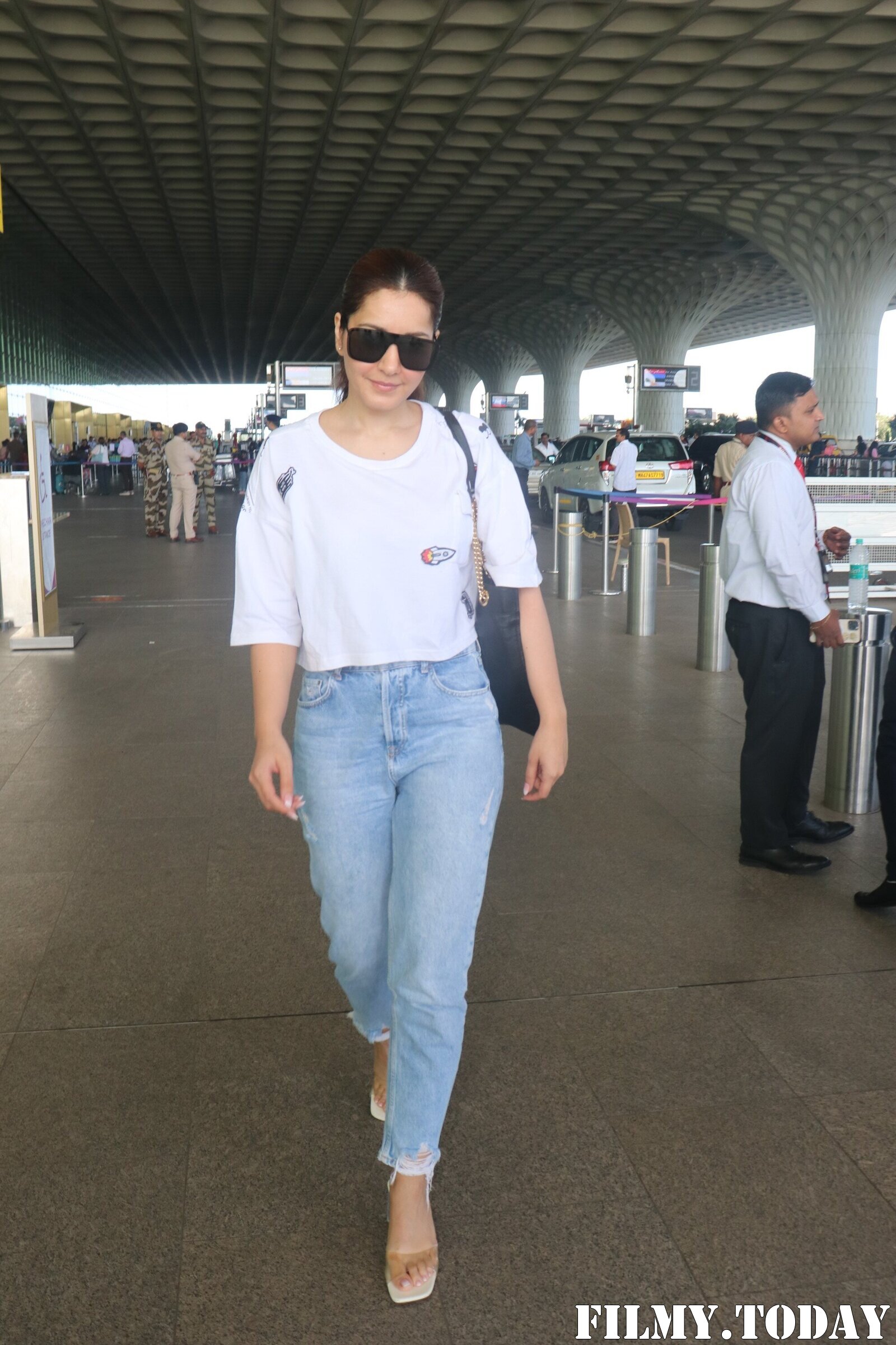 Raashi Khanna - Photos: Celebs  Spotted At Airport | Picture 1932677