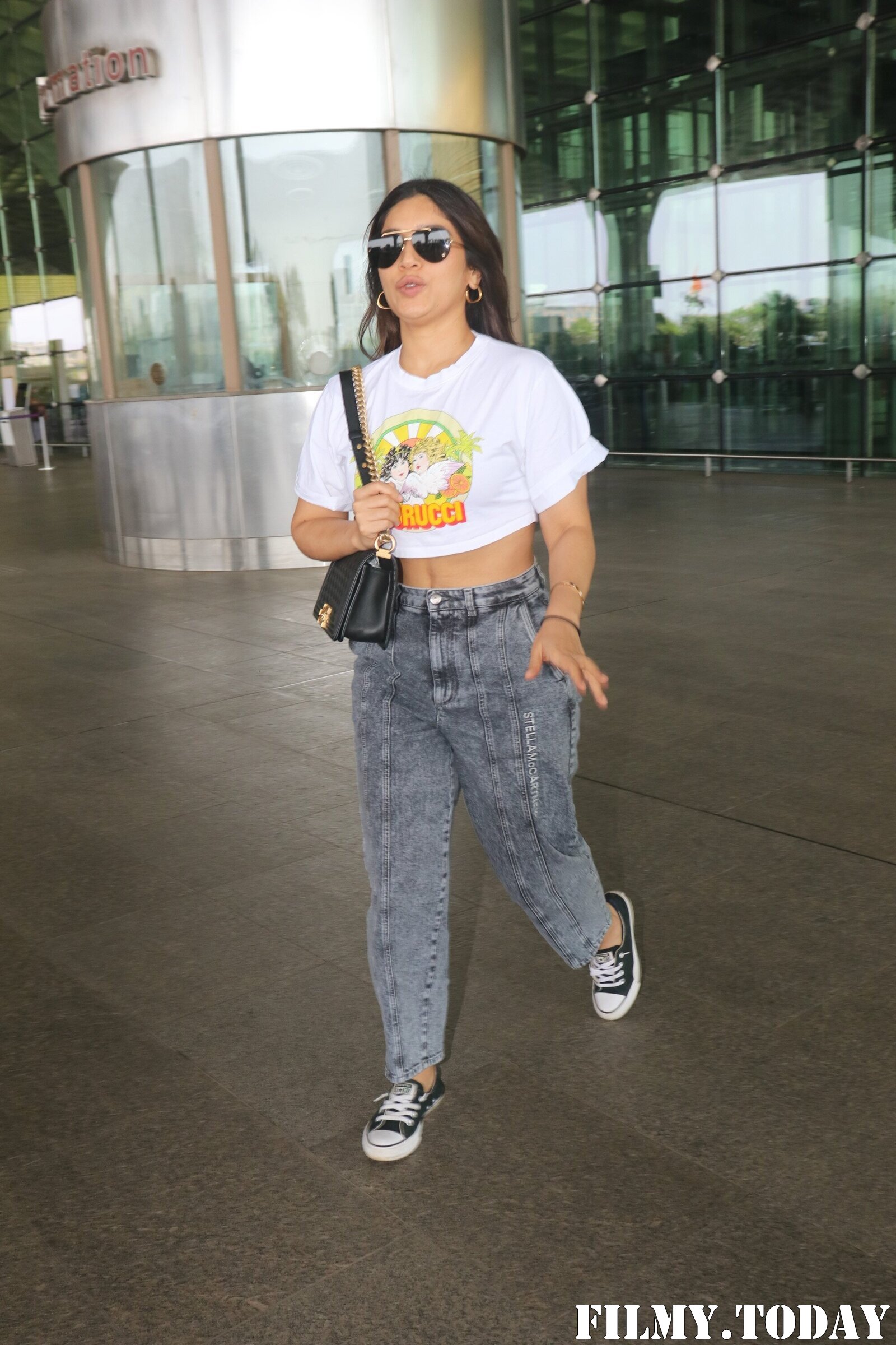 Bhumi Pednekar - Photos: Celebs  Spotted At Airport | Picture 1935865